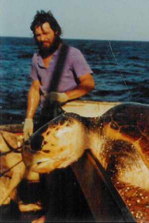 Photo of the fisherman and turtle